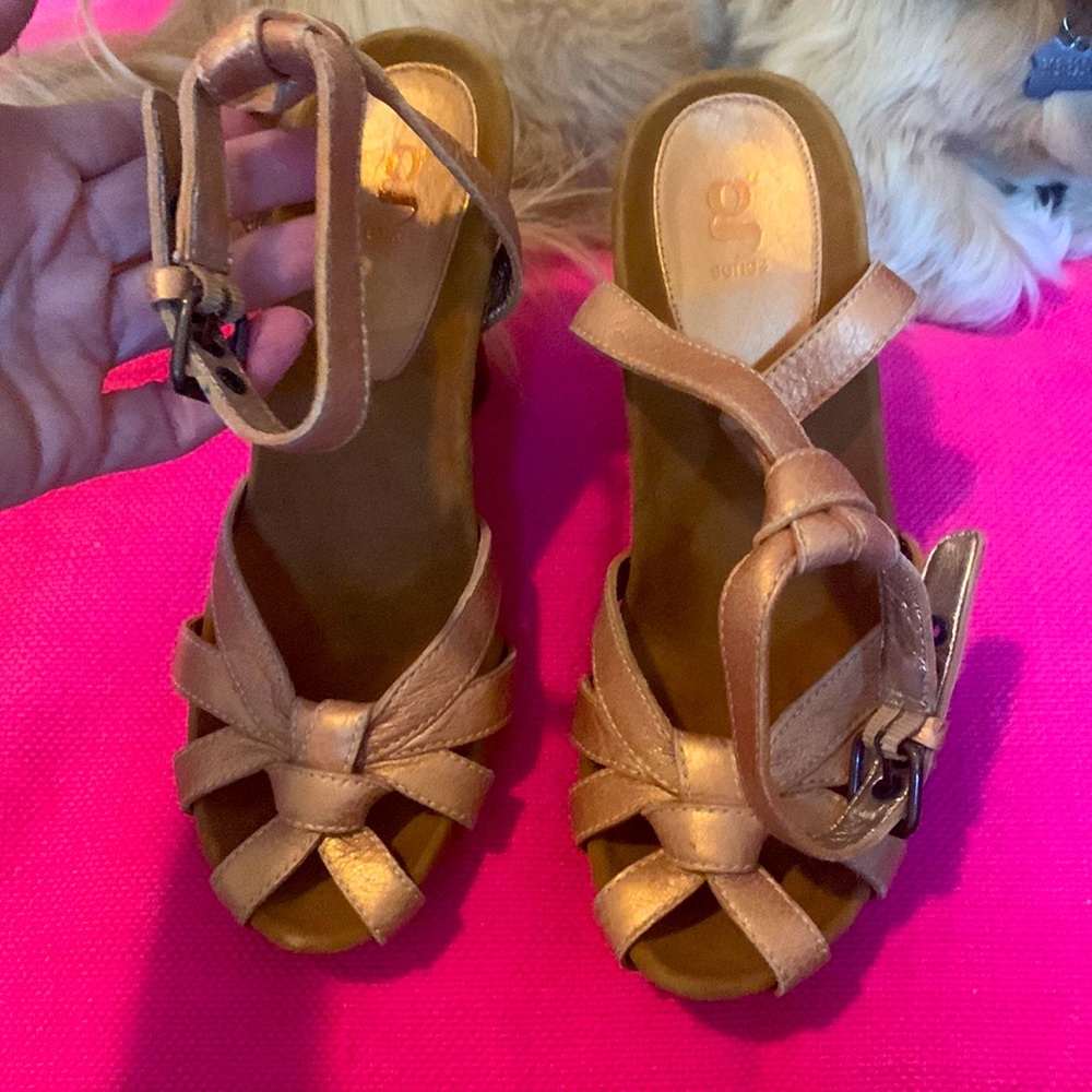 G Series Wedge Sandals! Roses Gold leather strap, with a soft suede interior.